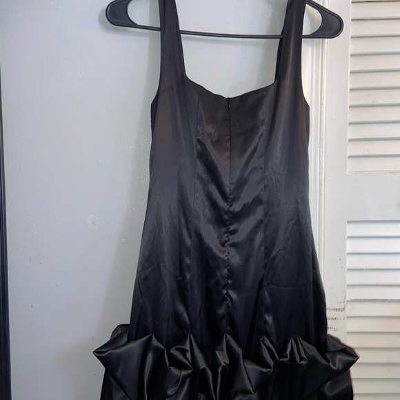 Black Ruffled Ruched Mini Sheath Dress - Picture 3 of 3